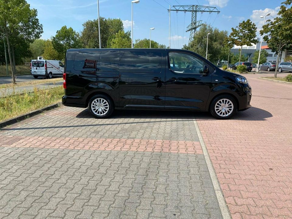 Opel Zafira Automatik 8 Sitzer Automieten in berlin Autovermietung
